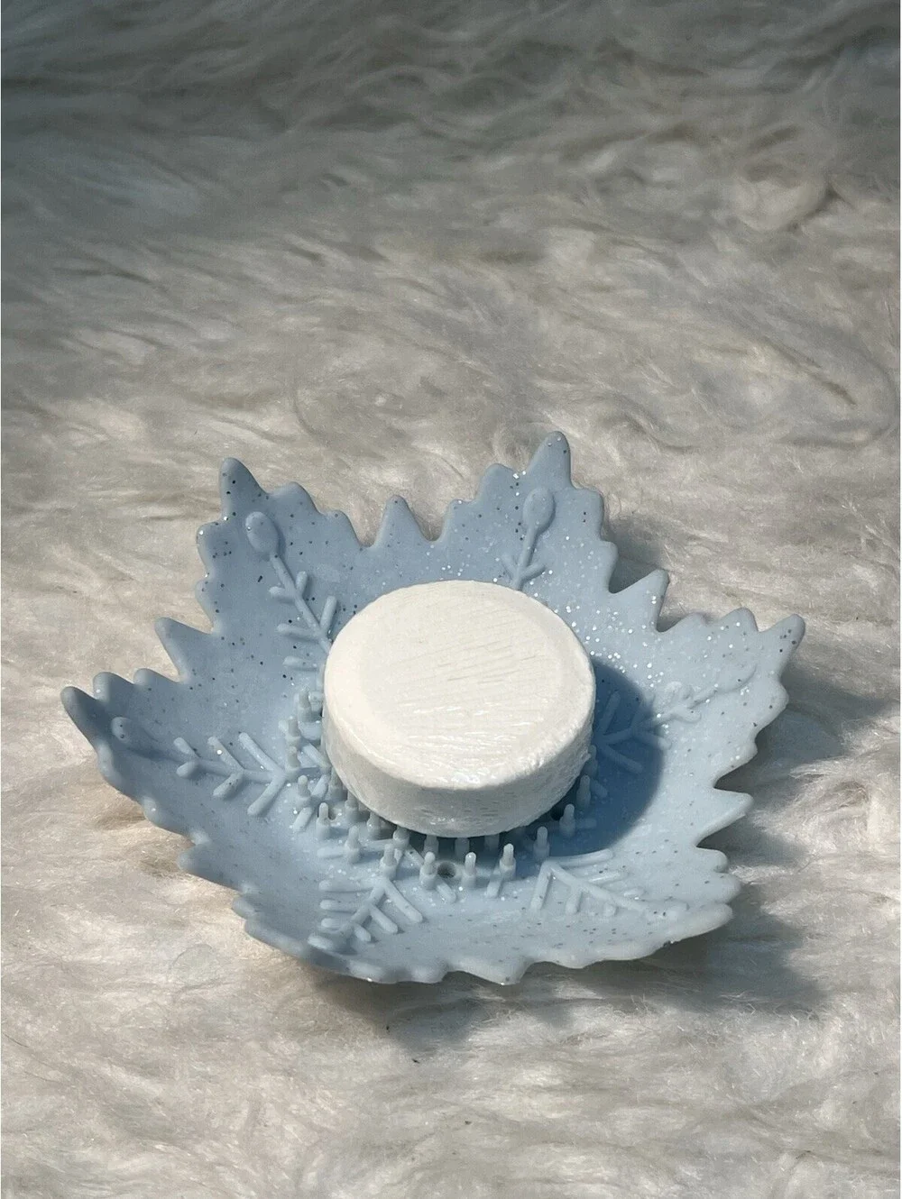 Snowflake Silicone self draining shower steamer tray & 2 Steamer Pucks